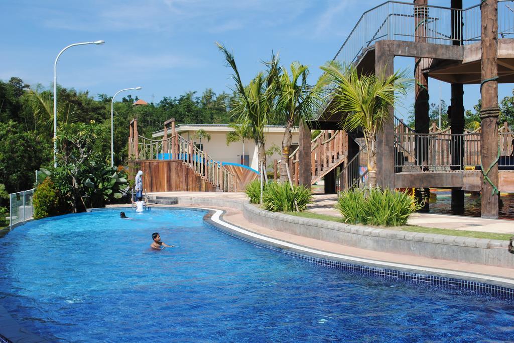 Bess Resort & Waterpark Hotel And Convention Malang Exterior photo